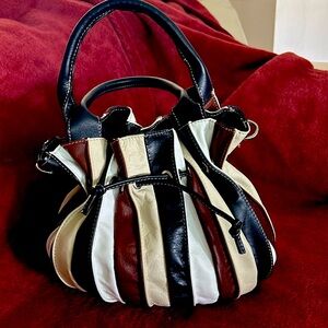 Vera Pelle Italian leather bucket bag
